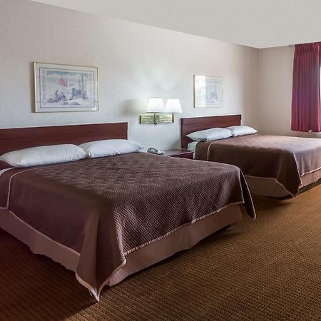 Travelodge By Wyndham Mesa Bagian luar foto
