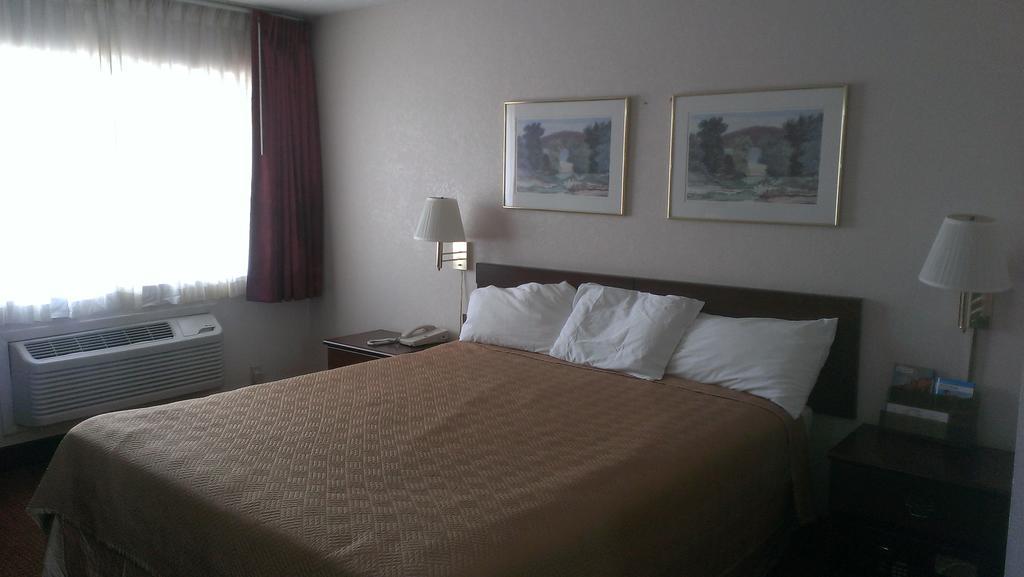 Travelodge By Wyndham Mesa Bagian luar foto